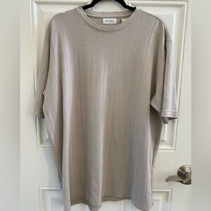 Men’s Concepts by Claiborne. Tan/Beige oversized short sleeve t-shirt. Large